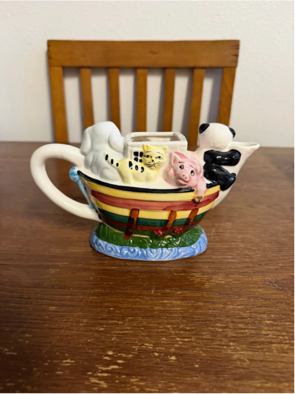 Vintage New World Specialties Noah’s Ark Decorative Ceramic Teapot Base ONLY Mis